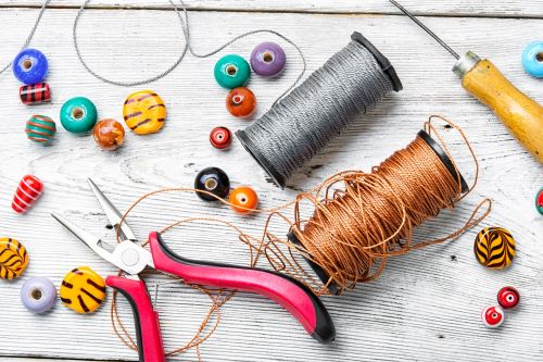 Qué comprar para iniciar mi negocio de bisutería