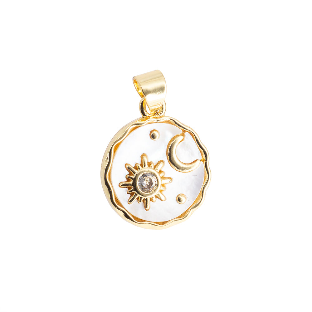 Dije Luna y Sol con Madre Perla y Circonia 18x15mm Dorado
